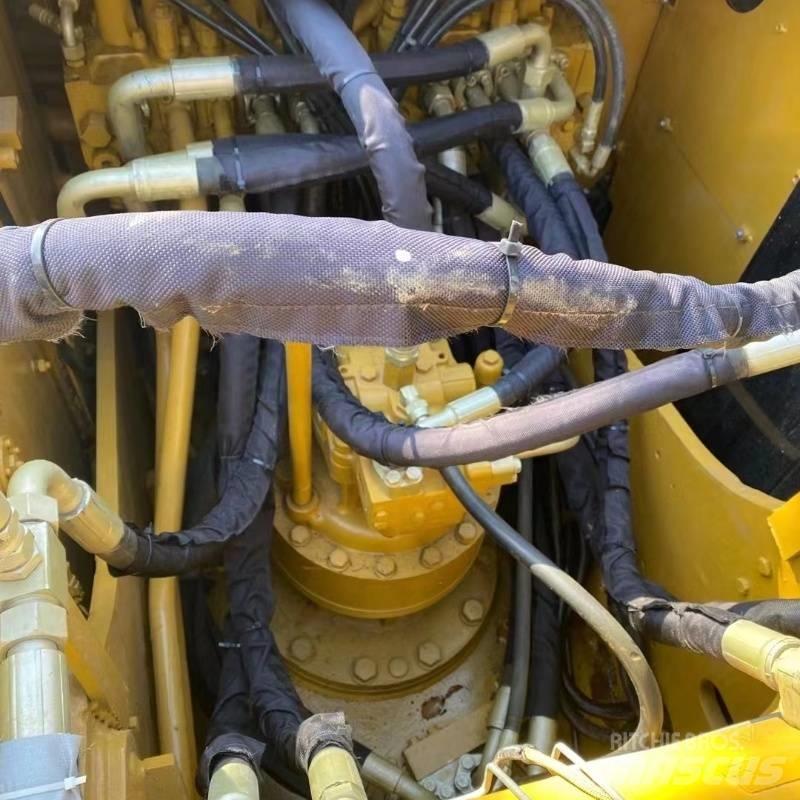 CAT 320 D 대형 굴삭기 29톤 이상