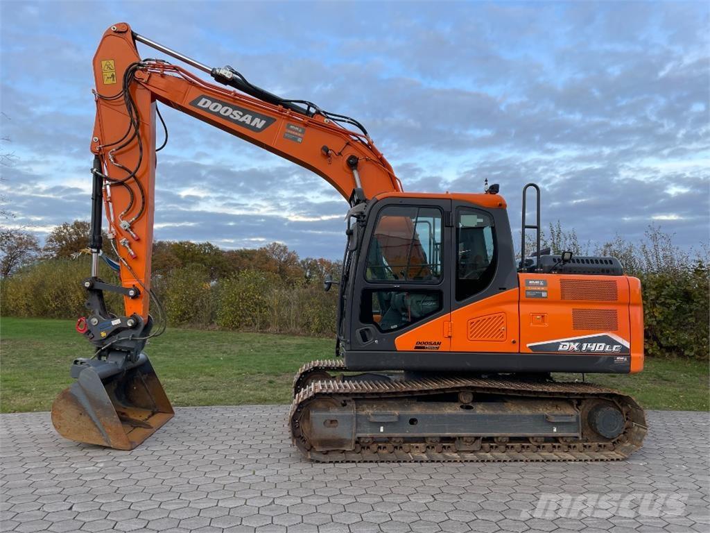 Doosan DX140LC-7 대형 굴삭기 29톤 이상