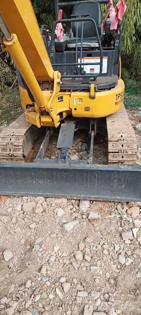Komatsu PC35 소형 굴삭기 7톤 미만