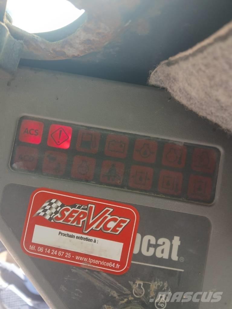 Bobcat T 190 궤도식 로우더