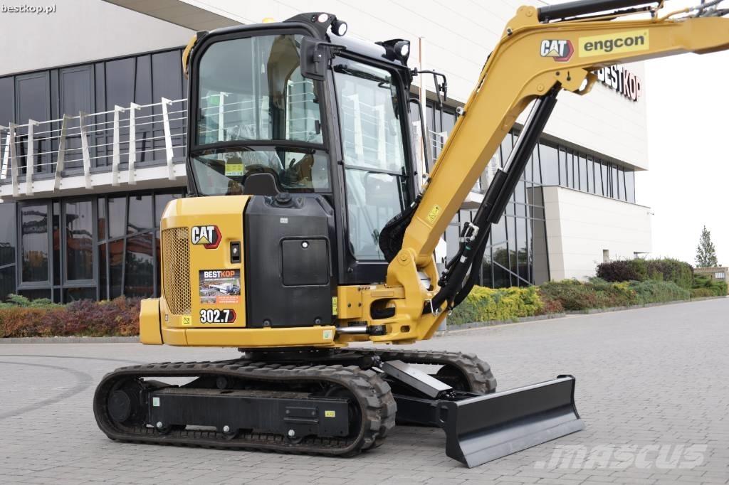 CAT 302.7 CR 소형 굴삭기 7톤 미만