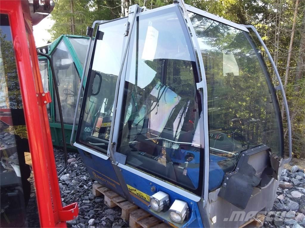 Rottne F18 캐빈 및 인테리어