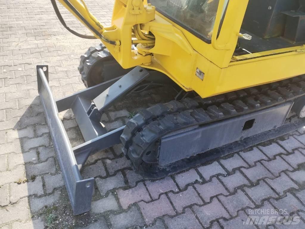 Komatsu PC 10 대형 굴삭기 29톤 이상