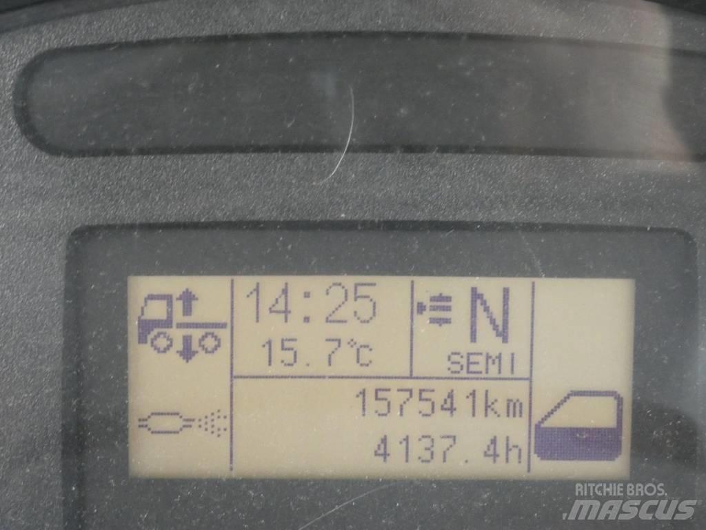 Iveco 120E 25 탑차 트럭