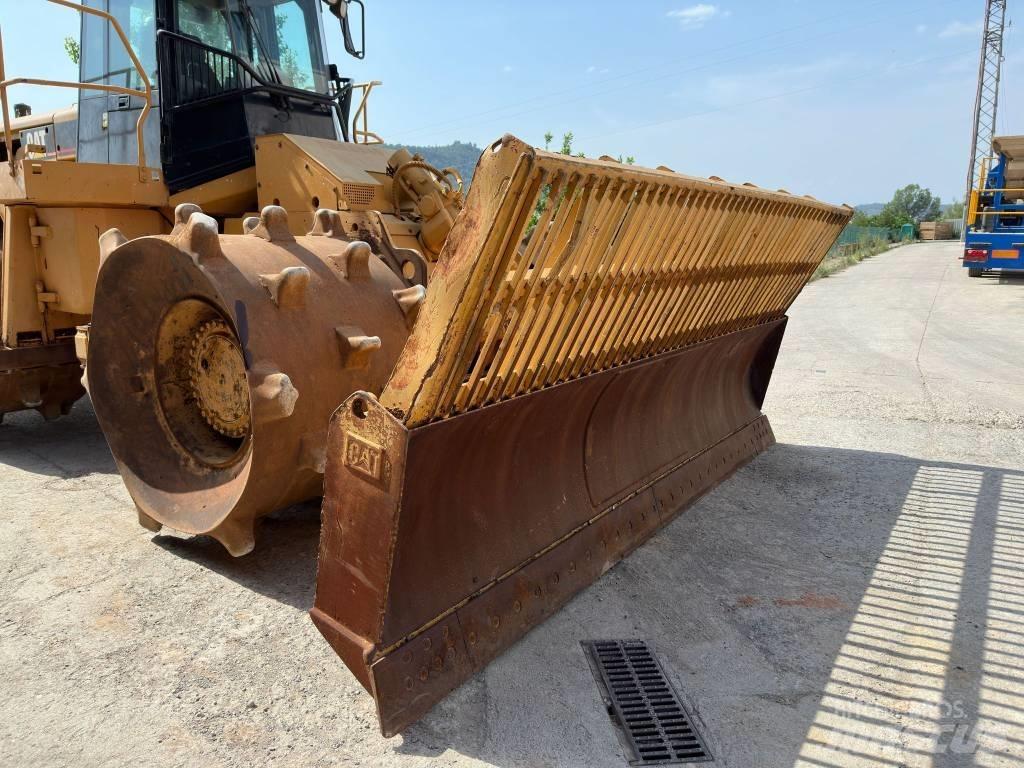 CAT 826H 폐기물 다짐기