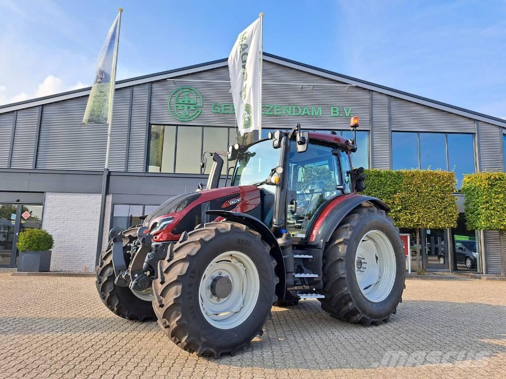 Valtra G 135 Active 트랙터