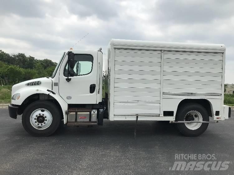 Freightliner M2 음료 배달 트럭