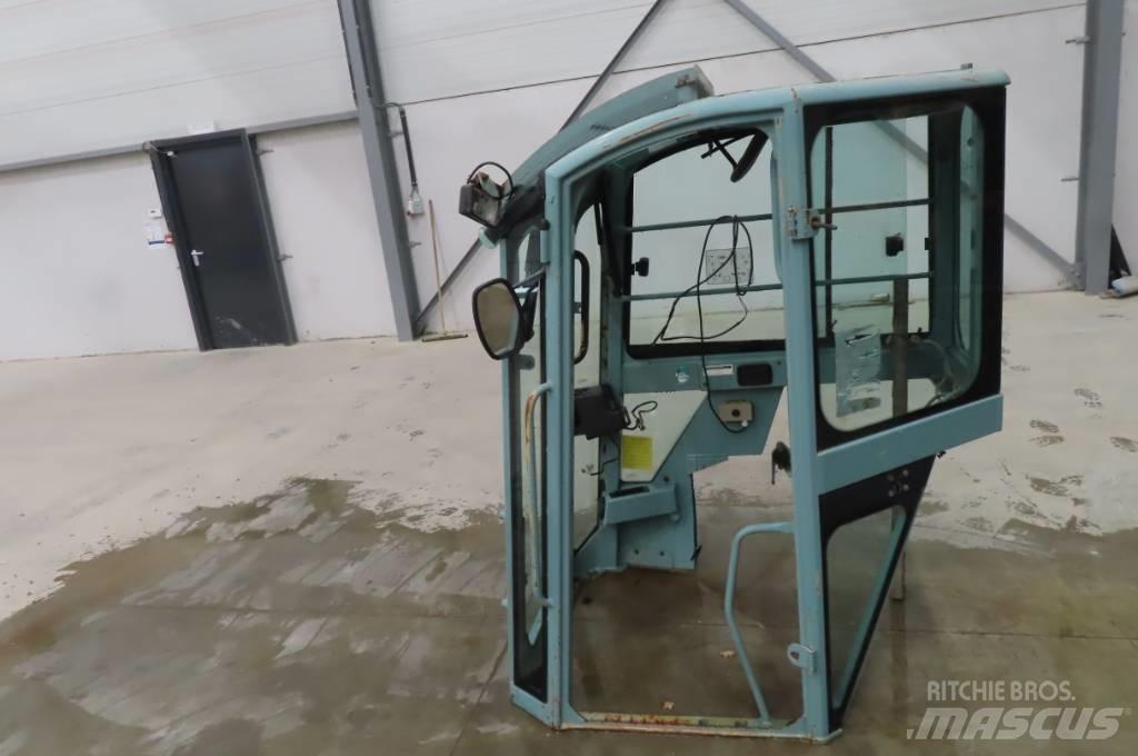 Yanmar Vio 75 캐빈 및 인테리어