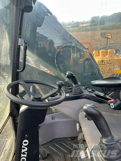 Volvo EW 220 E  휠 굴삭기