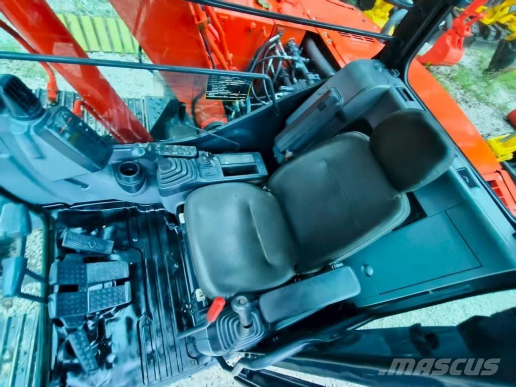 Hitachi ZX 70 소형 굴삭기 7톤 미만