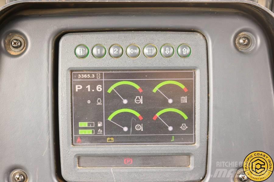 DEERE 750K XLT 크롤러 도저