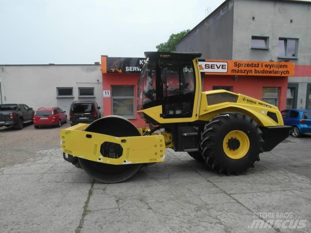 Bomag BW 213 DH-5 싱글 드럼 롤러