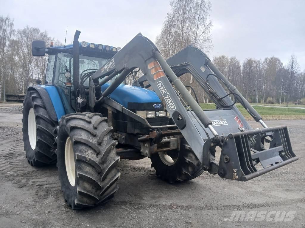 New Holland 8360 RC 트랙터