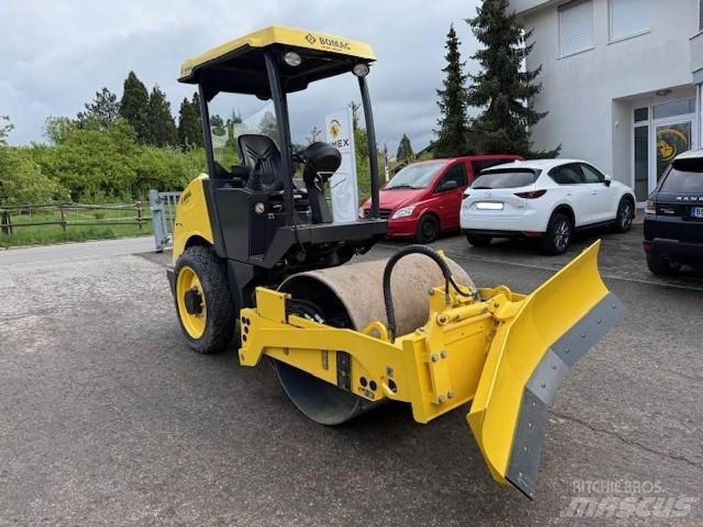Bomag 124 DH-5 싱글 드럼 롤러