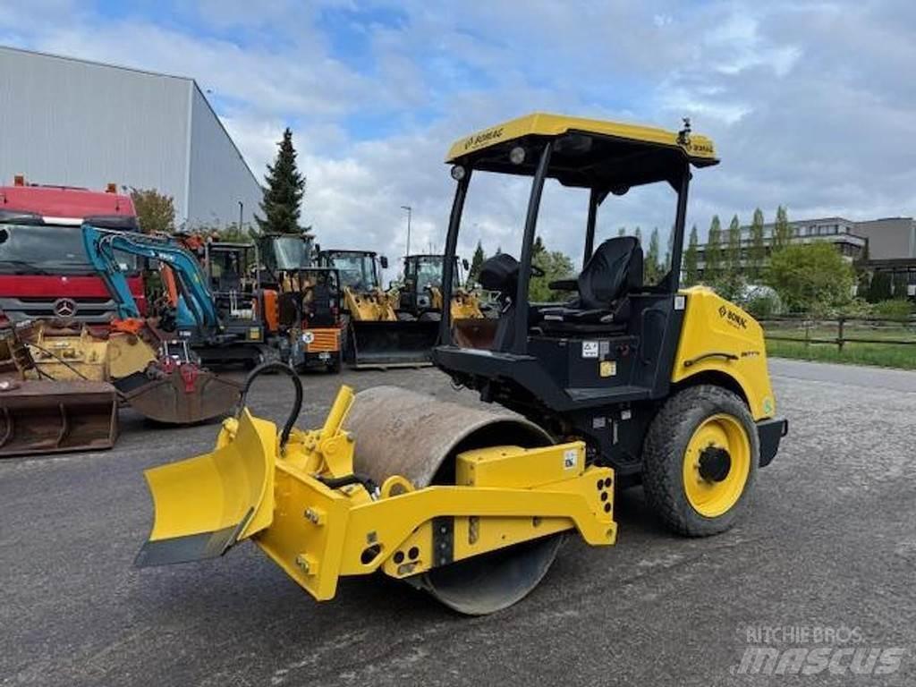 Bomag 124 DH-5 싱글 드럼 롤러