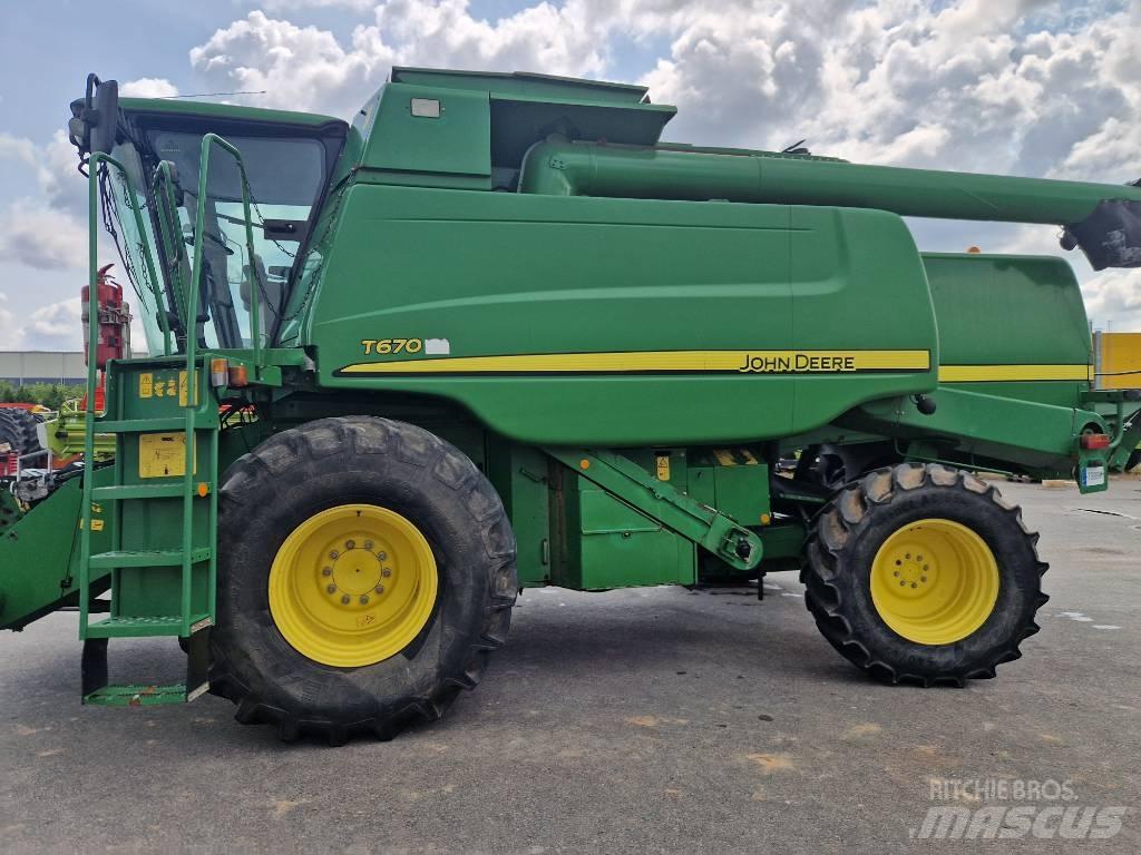 John Deere T670 콤바인 수확기