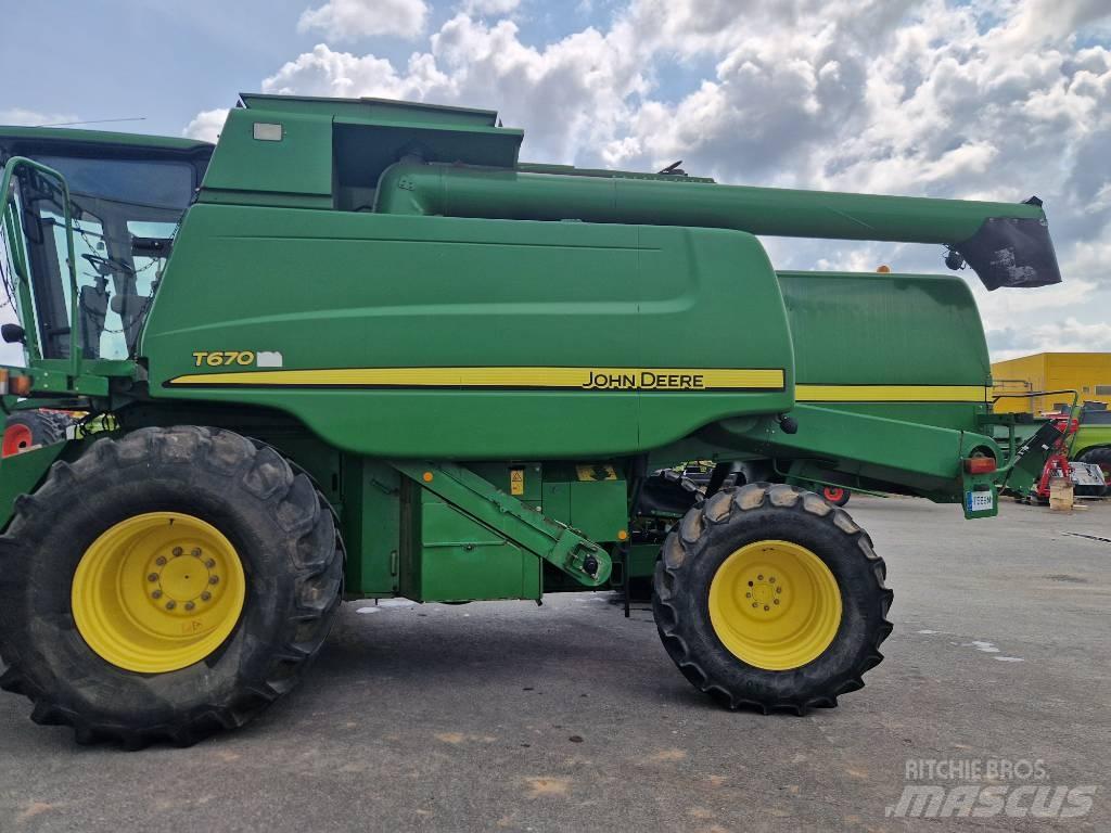 John Deere T670 콤바인 수확기
