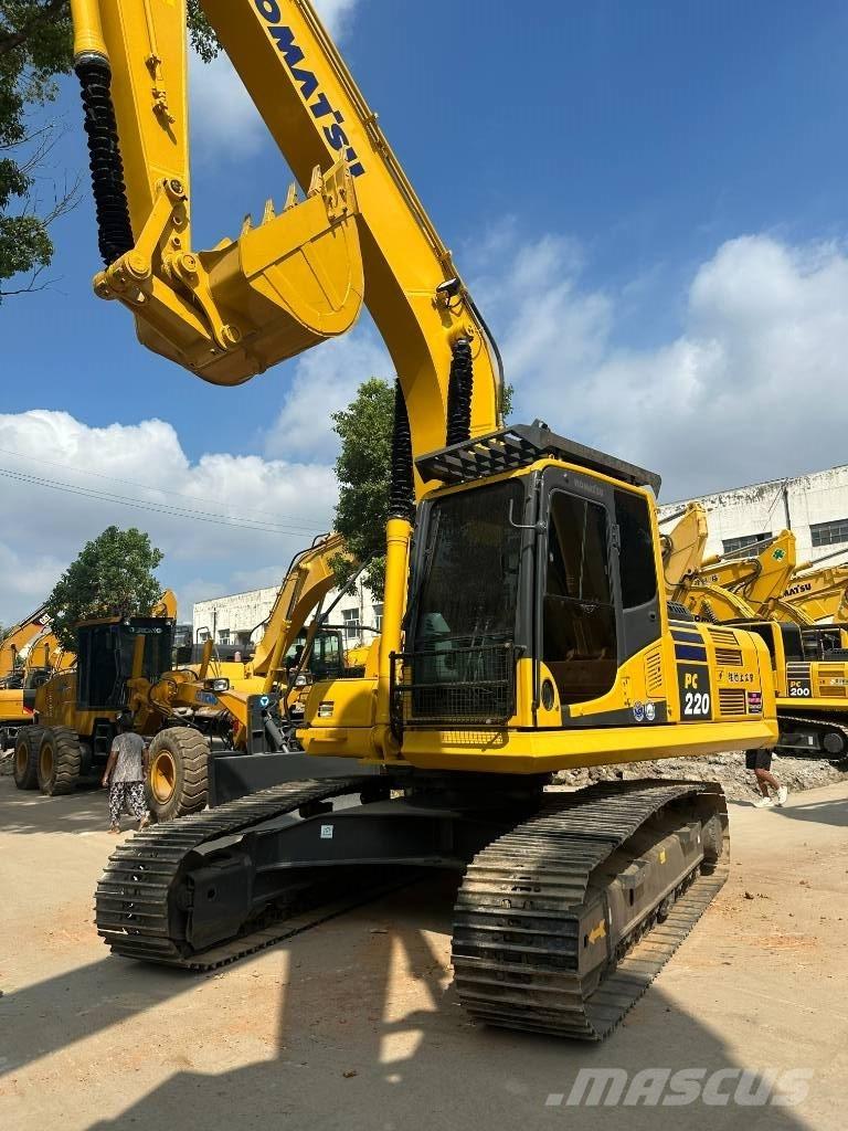 Komatsu PC220-8 중형굴삭기 7톤-28톤