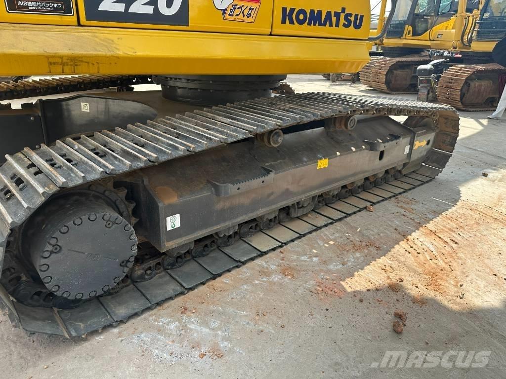 Komatsu PC220-8 중형굴삭기 7톤-28톤