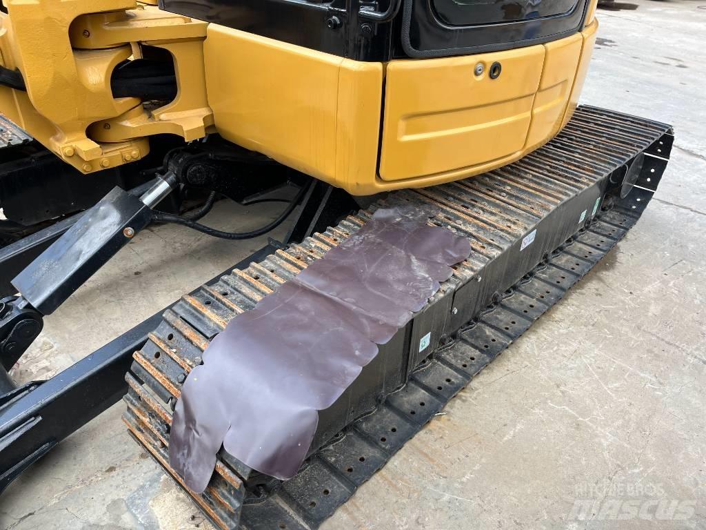 CAT 303.5E2 소형 굴삭기 7톤 미만