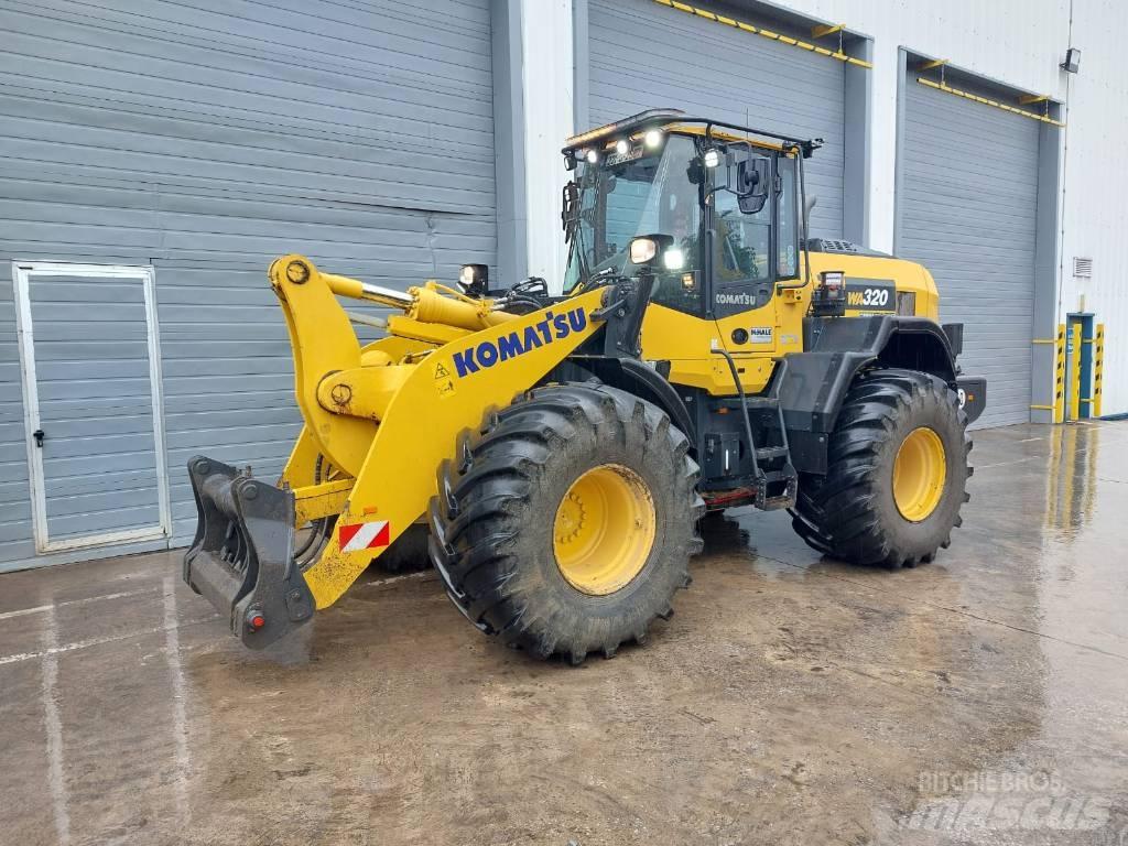 Komatsu WA320-8  휠로우더