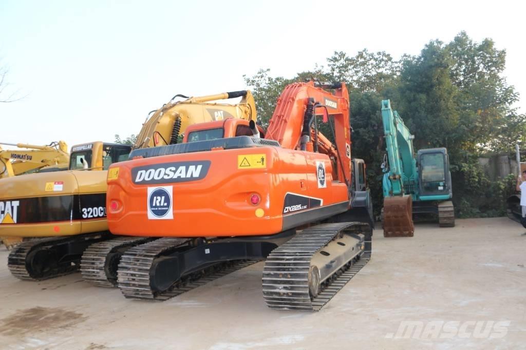 Doosan dx225 대형 굴삭기 29톤 이상