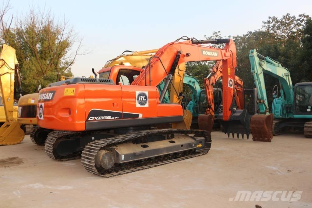 Doosan dx225 대형 굴삭기 29톤 이상