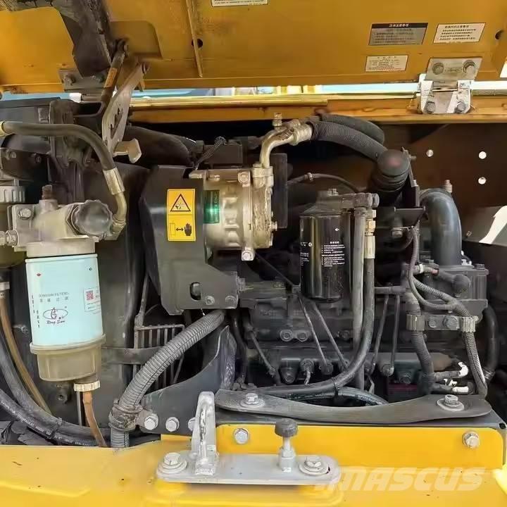 Komatsu PC 70 대형 굴삭기 29톤 이상