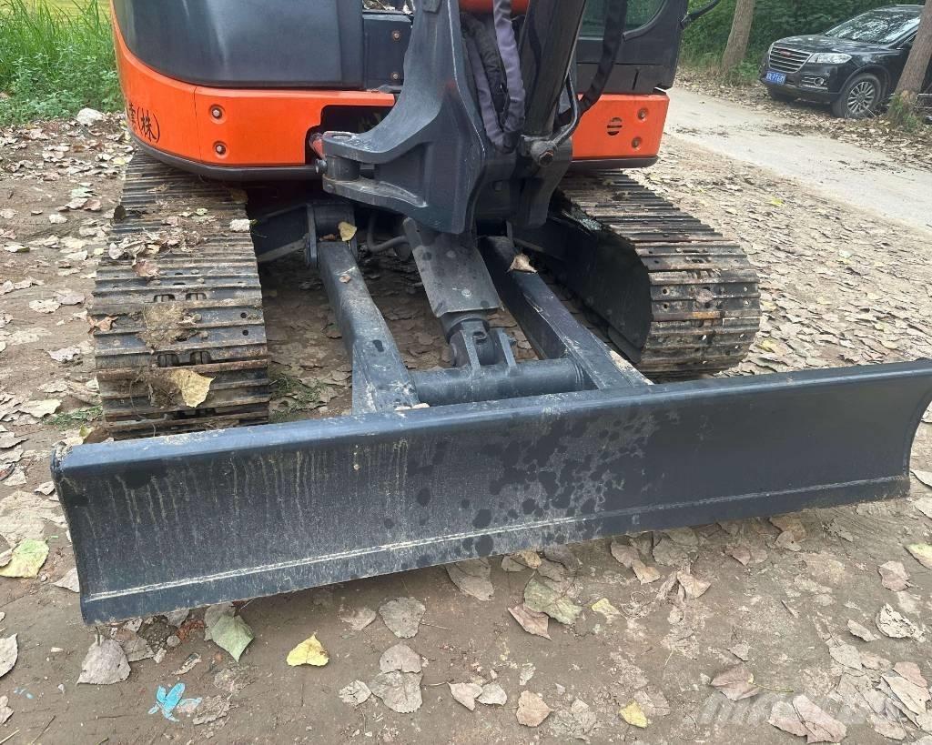 Hitachi ZX 50 U 소형 굴삭기 7톤 미만