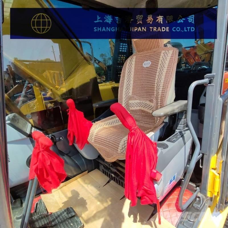 Komatsu PC 220 대형 굴삭기 29톤 이상