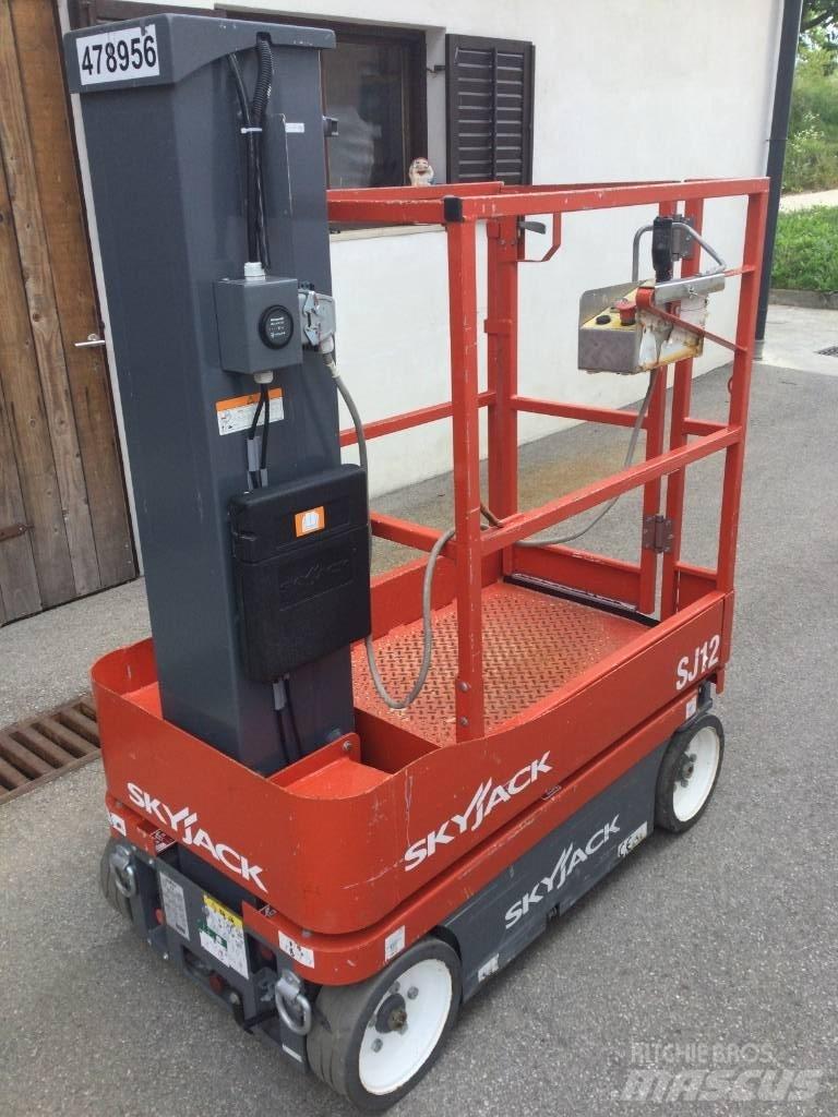 SkyJack SJ 12 가위형 리프트