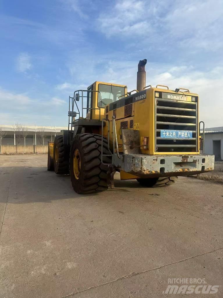 Komatsu WA 600-6  휠로우더