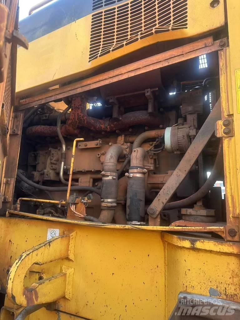 Komatsu WA 600-6  휠로우더