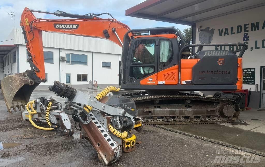 Doosan DX 235 굴삭기