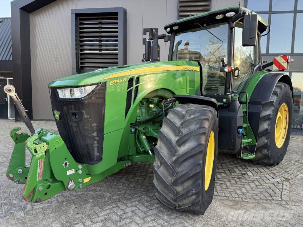 John Deere 8345 R 트랙터