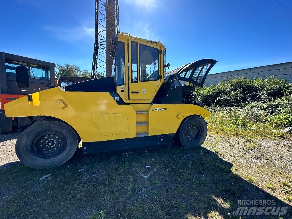 Bomag BW24RH 공기 타이어 롤러