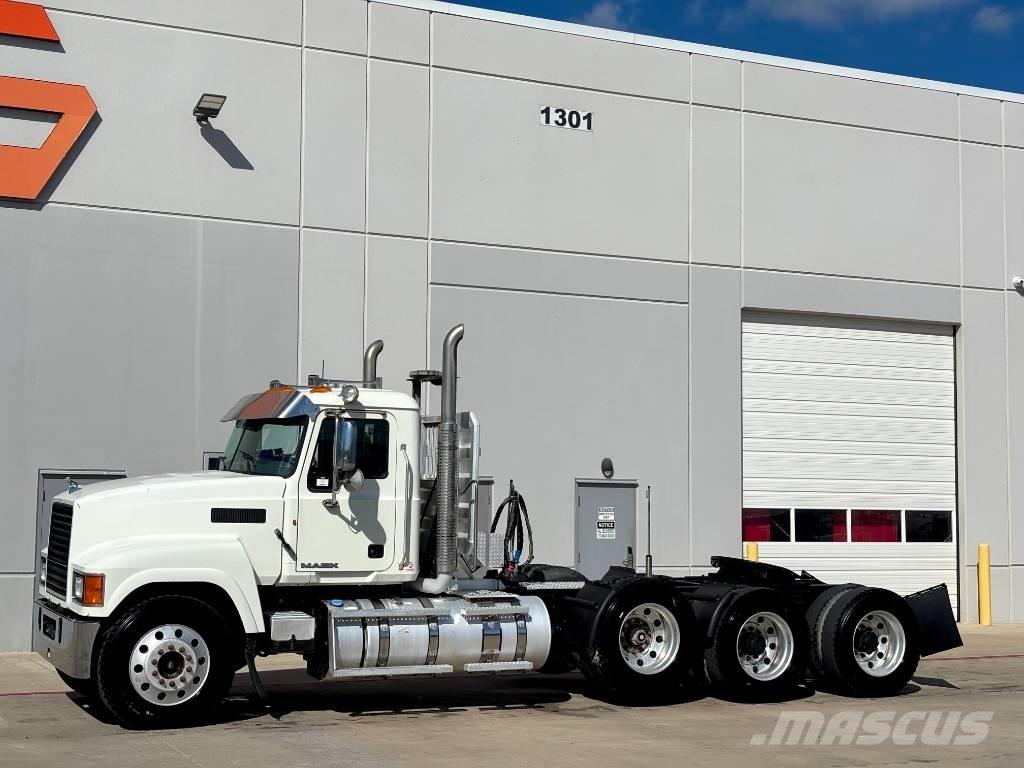 Mack CHU 613 트랙터 유닛