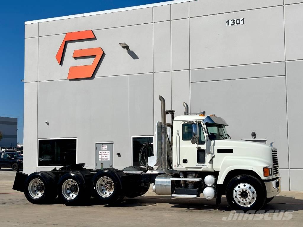 Mack CHU 613 트랙터 유닛