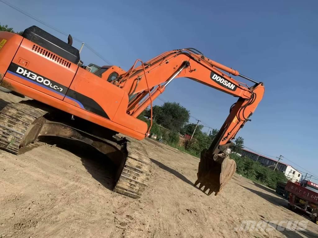 Doosan DH300 대형 굴삭기 29톤 이상