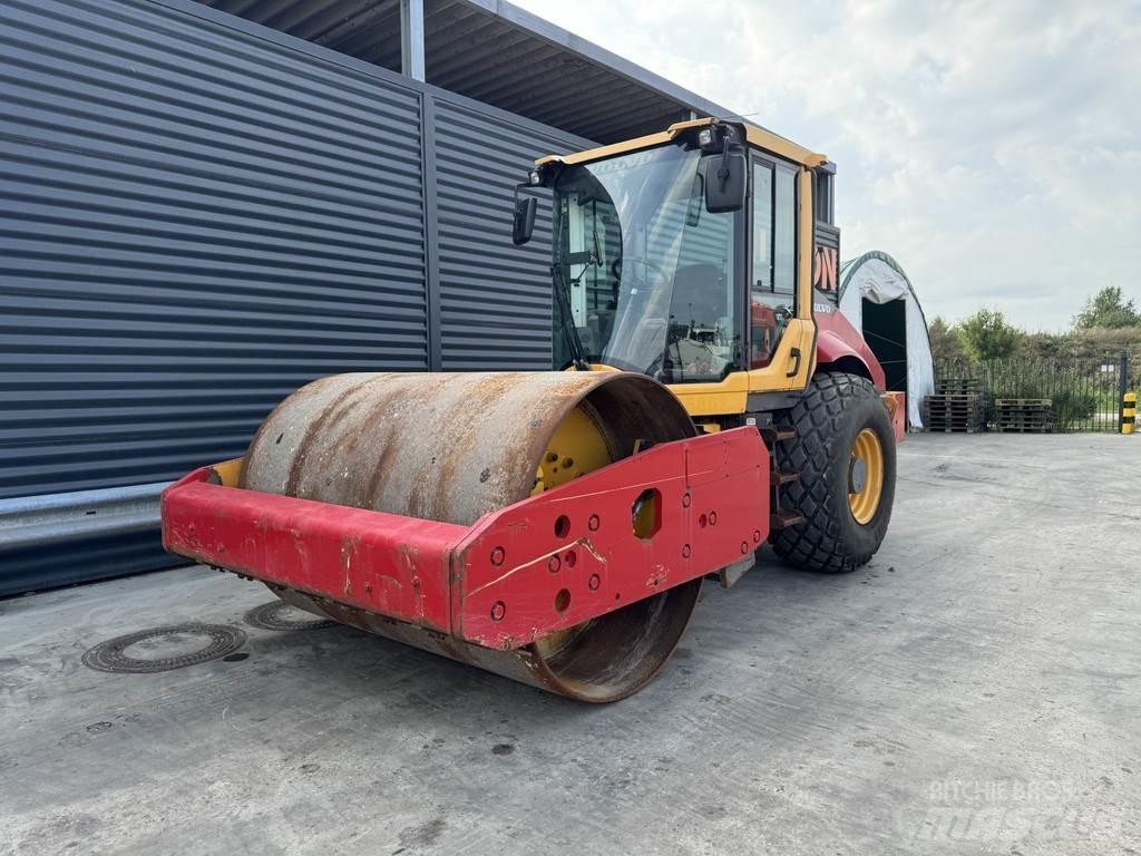 Volvo SD135B 싱글 드럼 롤러
