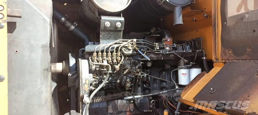 CASE 821 C  휠로우더