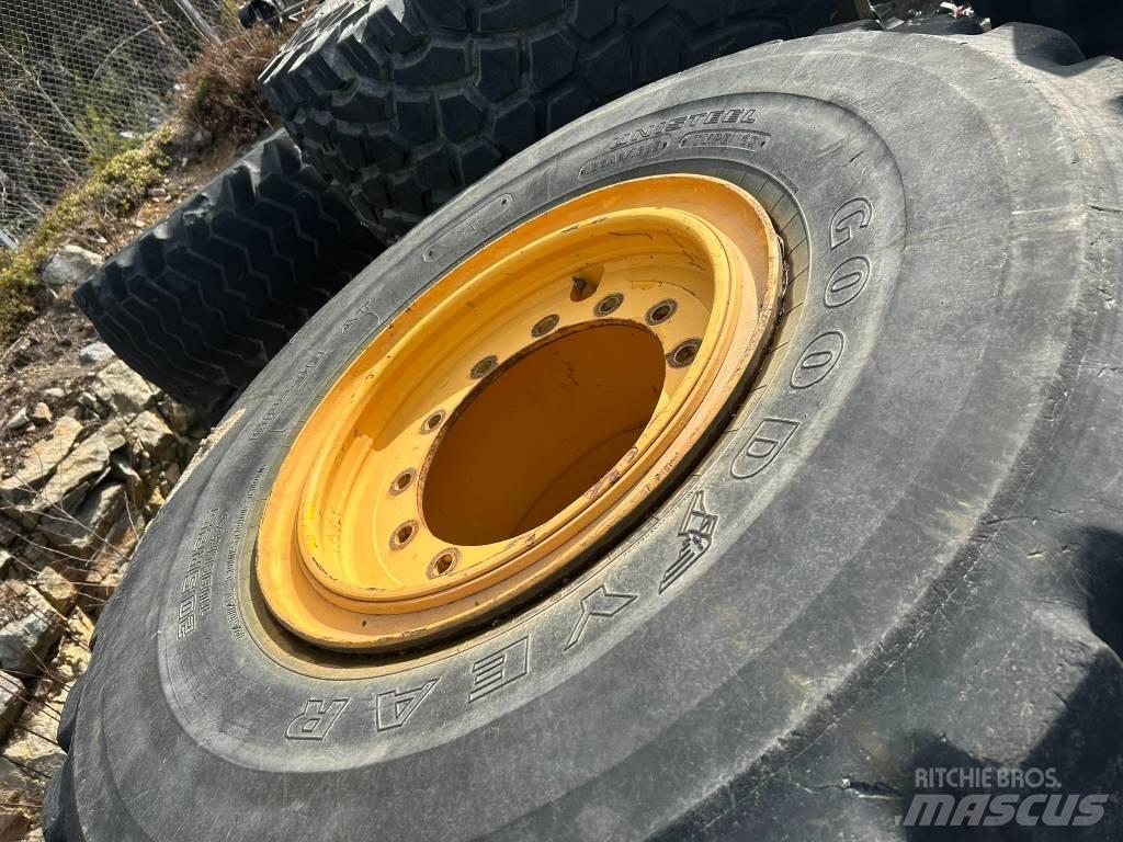 Goodyear 20,5R25 GP4  휠로우더