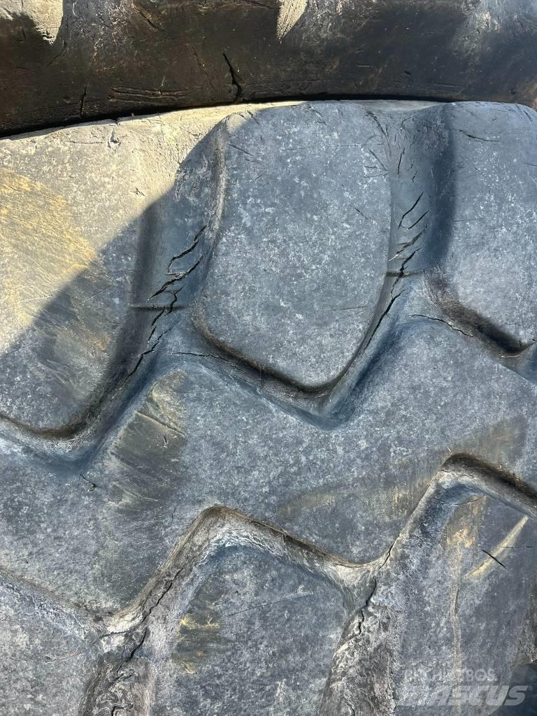 Goodyear 20,5R25 GP4  휠로우더