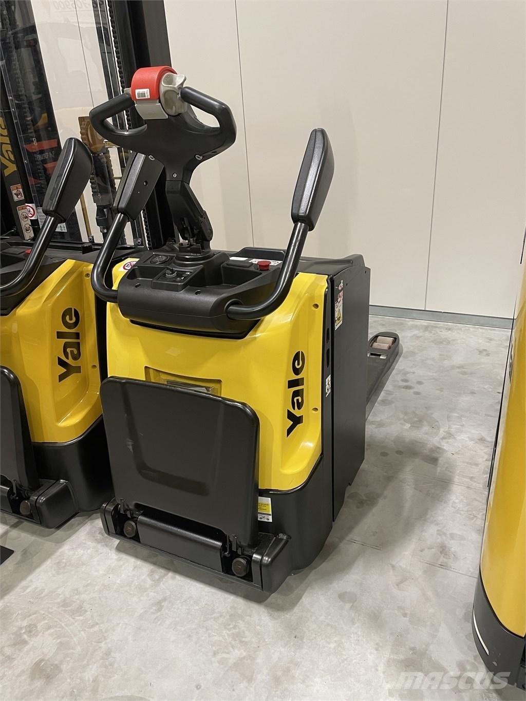 Hyster P2,5S 로우 리프터(승강대 포함)