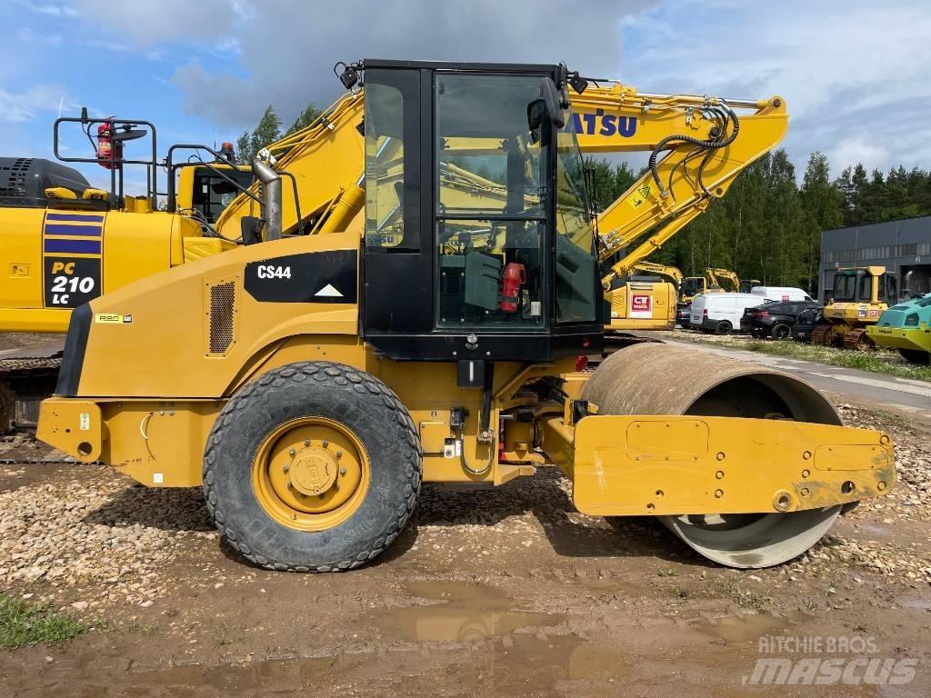 CAT CS44 싱글 드럼 롤러