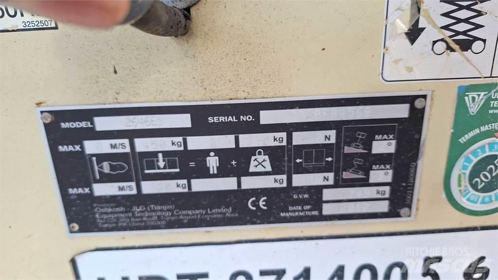 JLG 2646ES 가위형 리프트