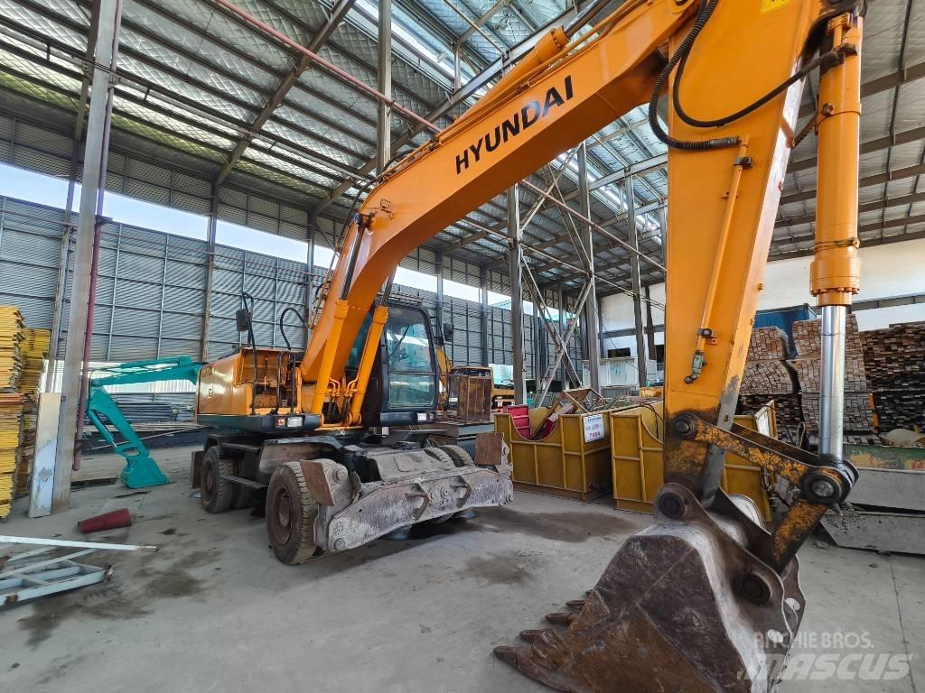 Hyundai R210w-7  휠 굴삭기