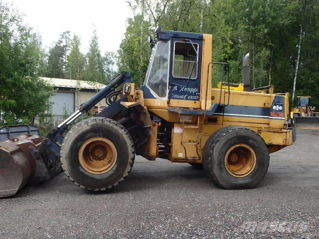 Komatsu WA 250-1  휠로우더
