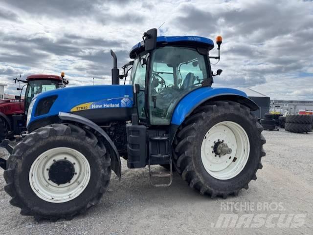 New Holland 7040 트랙터