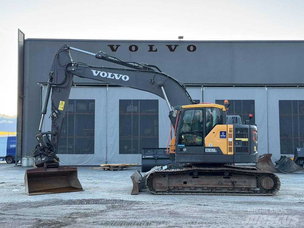 Volvo ECR 235 EL 대형 굴삭기 29톤 이상
